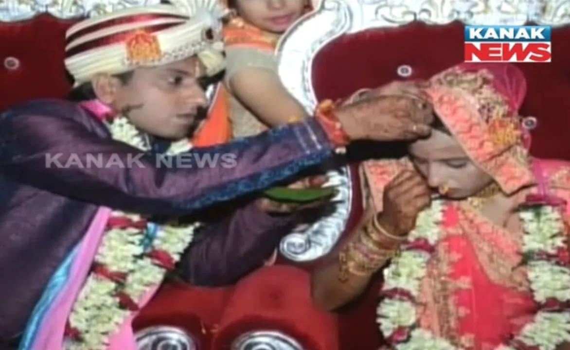  ବୋହୁର ଦ୍ୱିତୀୟ ବିବାହ କରାଇଲେ ଶାଶୁ, ଶ୍ୱଶୁର ! ସମାଜ ପାଇଁ ସୃଷ୍ଟି କଲେ ଉଦାହରଣ