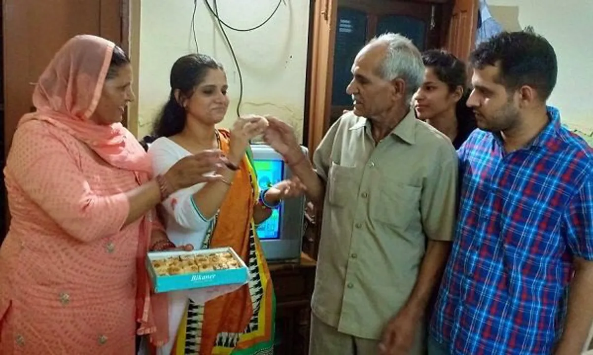  ଟପ୍ପର କହିଲେ ସଫଳତାର ମନ୍ତ୍ର ! ଆଇଏଏସ୍ ପରୀକ୍ଷାରେ କିପରି କୃତକାର୍ଯ୍ୟ ହେଲେ ଦ୍ୱିତୀୟ ସ୍ଥାନ ଅଧିକାରୀ କରିଥିବା ଅନୁ କୁମାରୀ?