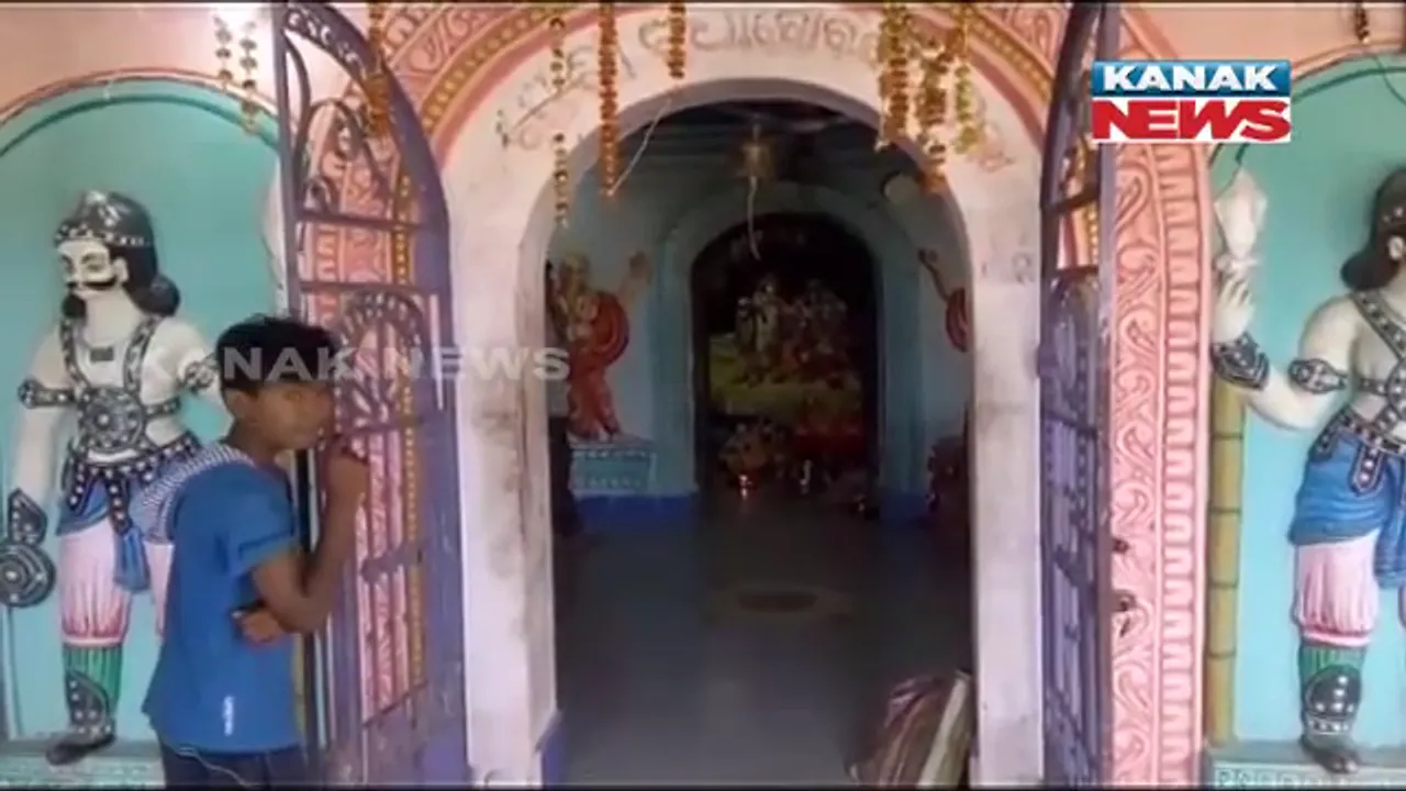  ବାଲେଶ୍ୱର ମନ୍ଦିରରୁ ସିରିଜ୍ ଲୁଟ : ଲକ୍ଷାଧିକ ଅଳଙ୍କାର ଓ ଟଙ୍କା ଚୋରି