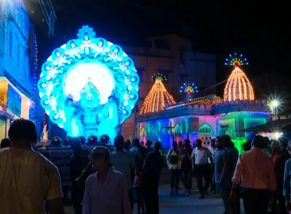  ଶୀତଳଷଷ୍ଠୀ ପାଇଁ ଚଳଚଂଚଳ ସମ୍ବଲପୁର : ରୀତିନୀତି ଅନୁସାରେ ନୃସିଂହ ମହାପ୍ରଭୁଙ୍କ ନିଉତା ବିଧି ସମ୍ପନ୍ନ