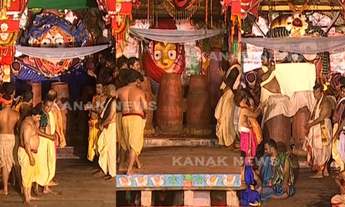  ଶ୍ରୀକ୍ଷେତ୍ରରେ ରଥ ଉପରେ ଶ୍ରୀଜିଉଙ୍କ ଅଧରପଣା ନୀତି : ଆସନ୍ତାକାଲି ନିଳାଦ୍ରୀ ବିଜେ ସହ ଶେଷ ହେବ ରଥଯାତ୍ରା