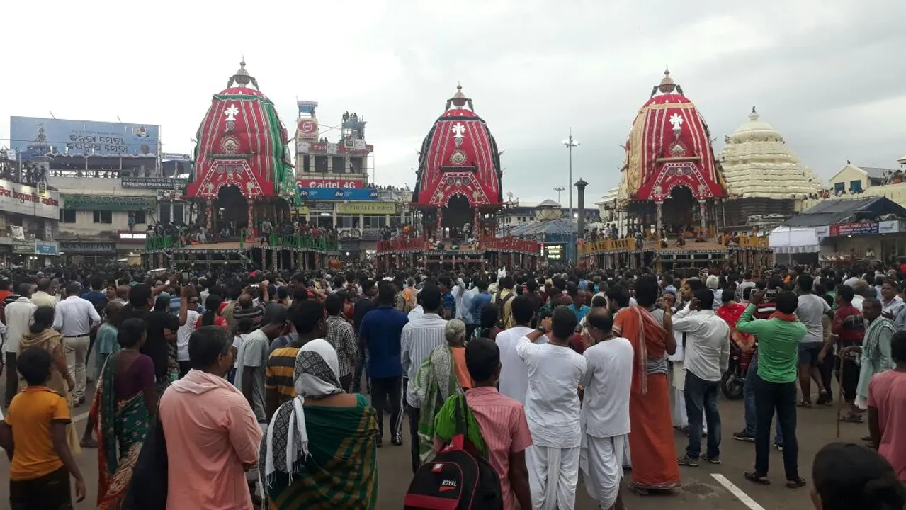  ସିଂହଦ୍ୱାରରେ ଲାଗିଲା ତିନି ରଥ : ମାଉସୀ ଘର ଯିବା ପାଇଁ ପ୍ରସ୍ତୁତ ତିନି ଠାକୁର