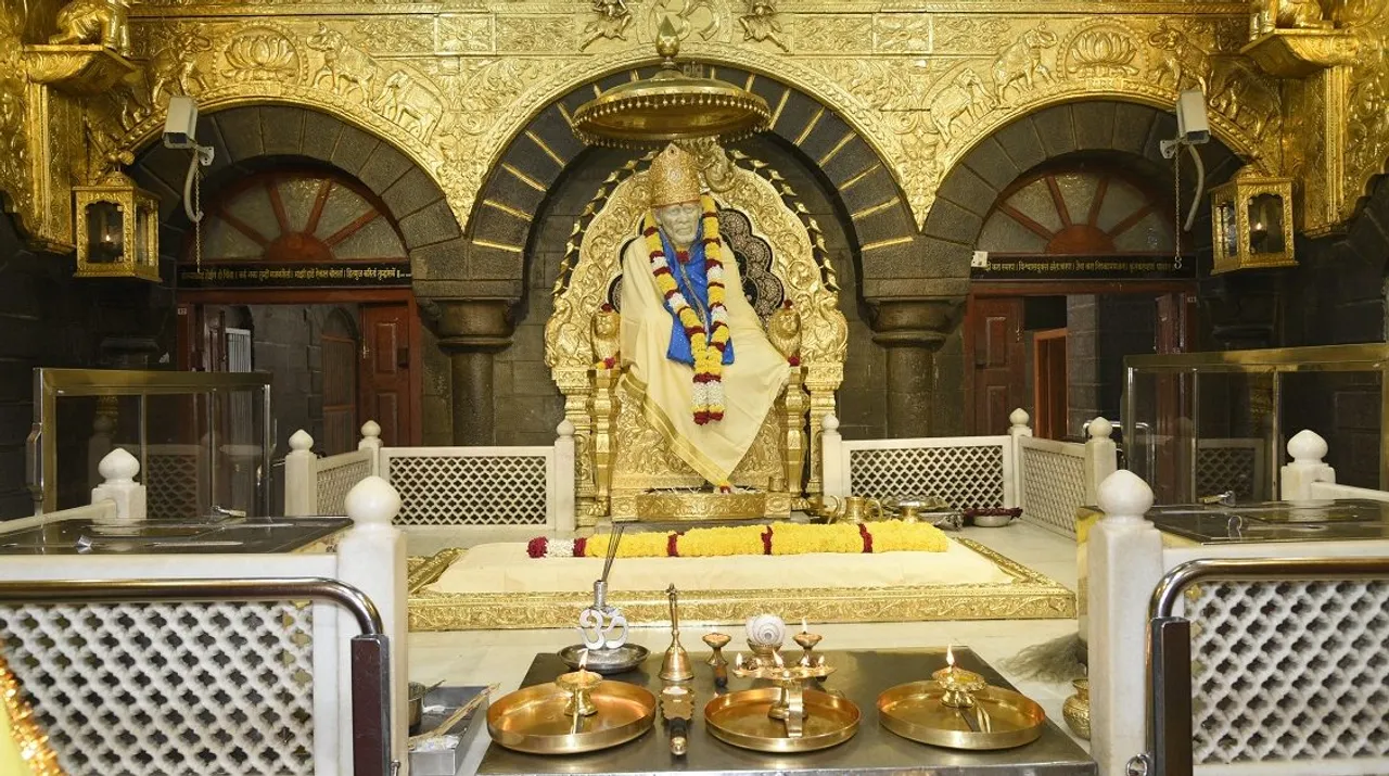  ହାତ ଖୋଲିଦେଲେ ସାଇ ଭକ୍ତ! ଗୁରୁପୂର୍ଣ୍ଣିମାରେ ସିରିଡି ସାଇରେ ରେକର୍ଡ଼ ଦାନ, ଗୋଟିଏ ଦିନରେ ହୁଣ୍ଡିରେ ଭରିଲା ସାଢ଼େ ୬ କୋଟି