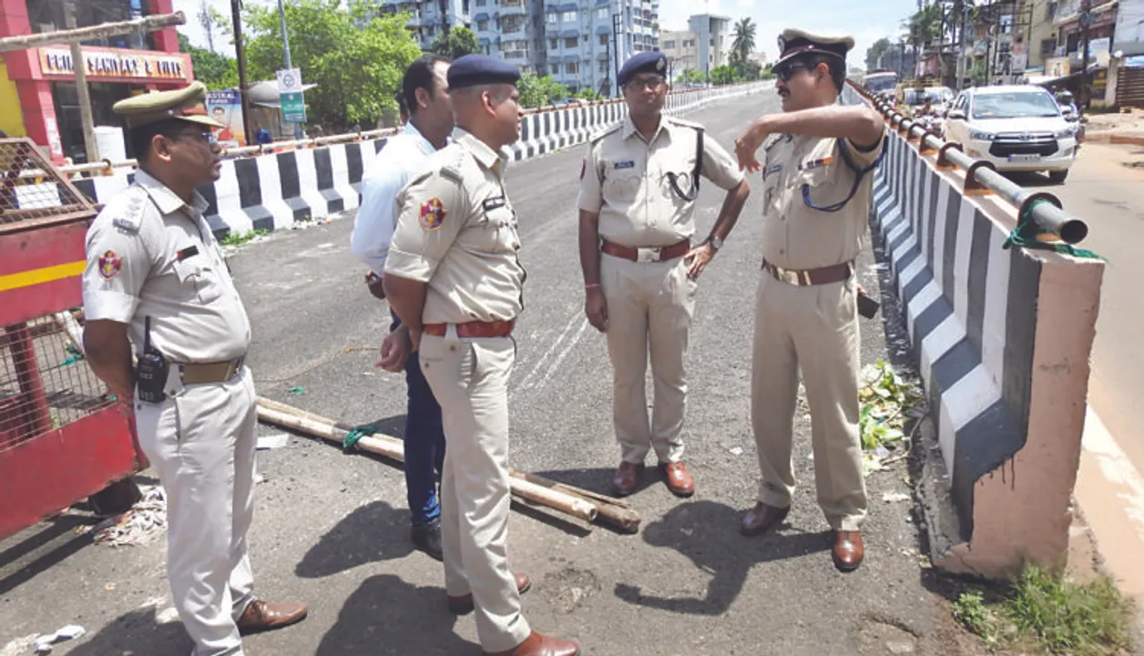  ନବନିର୍ମିତ ମଲ୍ ଏସପ୍ଲାନେଡ୍ ସାମ୍ମାରୁ କମୁନି ଟ୍ରାଫିକ୍ ସମସ୍ୟା ! ପୋଲିସ୍ କମିସନର ଏବଂ ଏସପ୍ଲାନେଡ୍ କର୍ତୃପକ୍ଷଙ୍କ ମଧ୍ୟରେ ଆଲୋଚନା ।