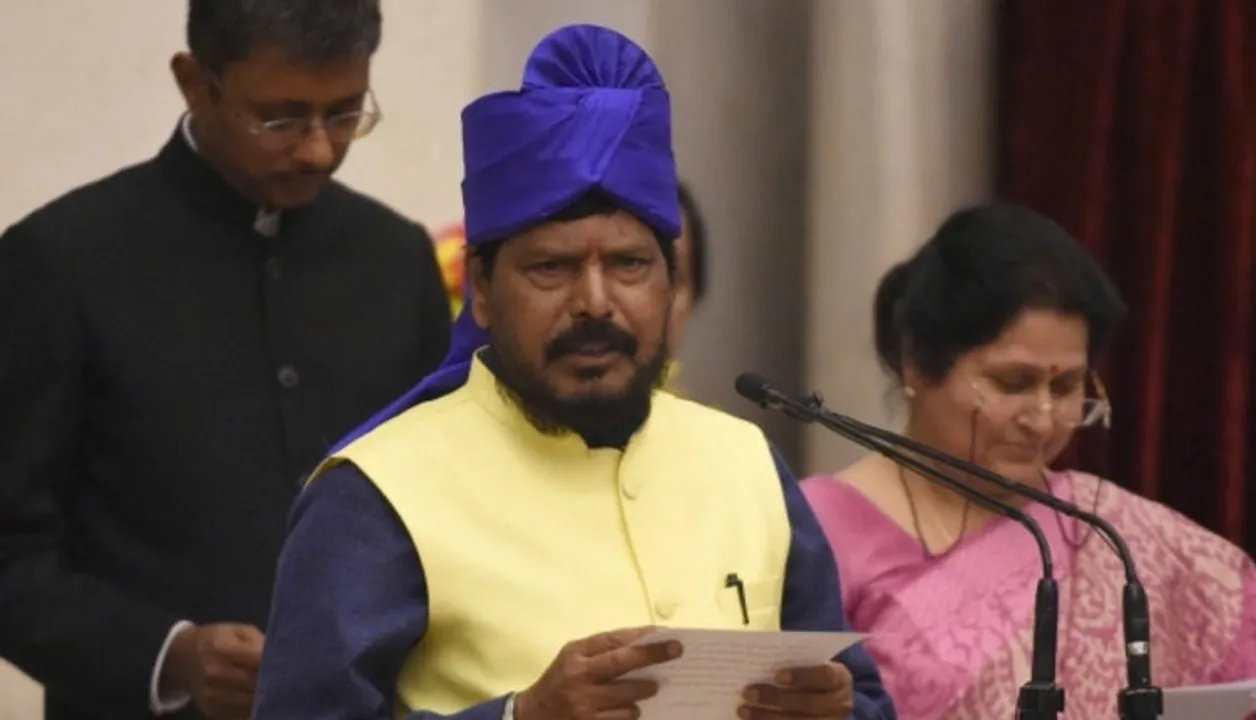  କେନ୍ଦ୍ରମନ୍ତ୍ରୀଙ୍କ ବିବାଦୀୟ ବୟାନ ! ମୁଁ ମନ୍ତ୍ରୀ ହୋଇଥିବାରୁ ମତେ ତୈଳଦର ବୃଦ୍ଧି ବାଧୁନାହିଁ 