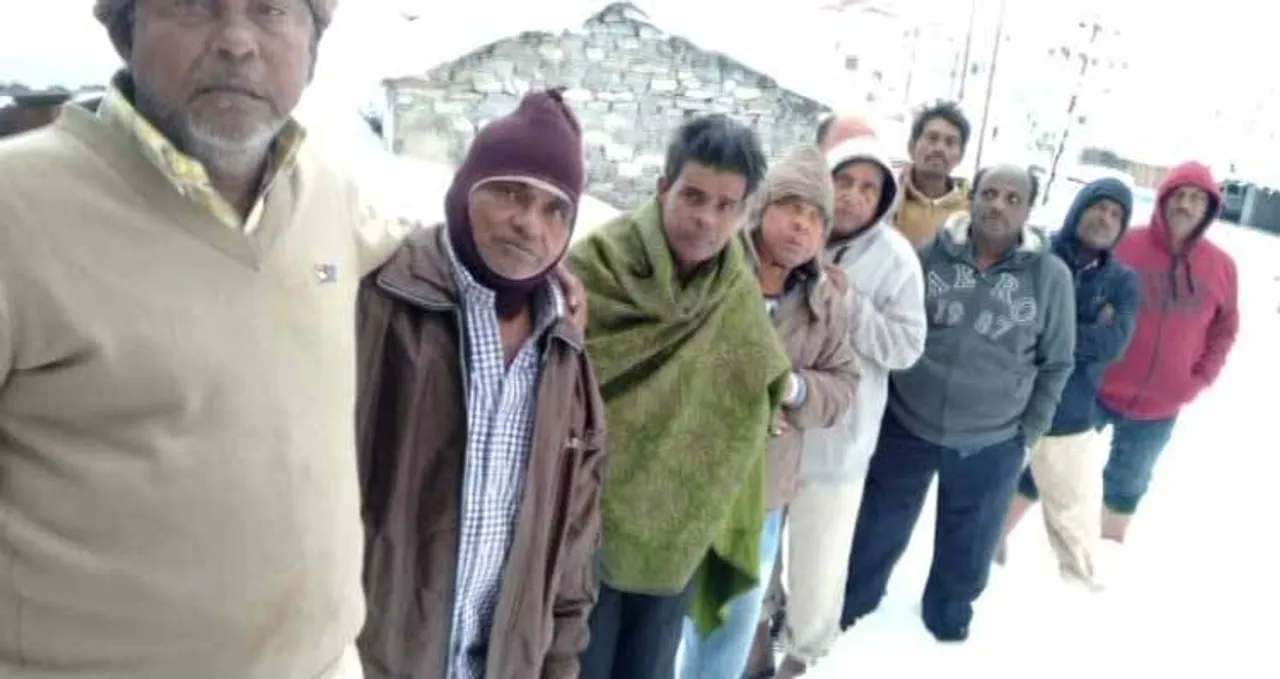  ଉତ୍ତରଭାରତରେ ତୁଷାରପାତ : ଉଦ୍ଧାର ହେଲେ ବଦ୍ରିନାଥ ଦର୍ଶନରେ ଯାଇ ଫସିଥିବା ୪୨ ଜଣ ଓଡ଼ିଆ ତୀର୍ଥଯାତ୍ରୀ