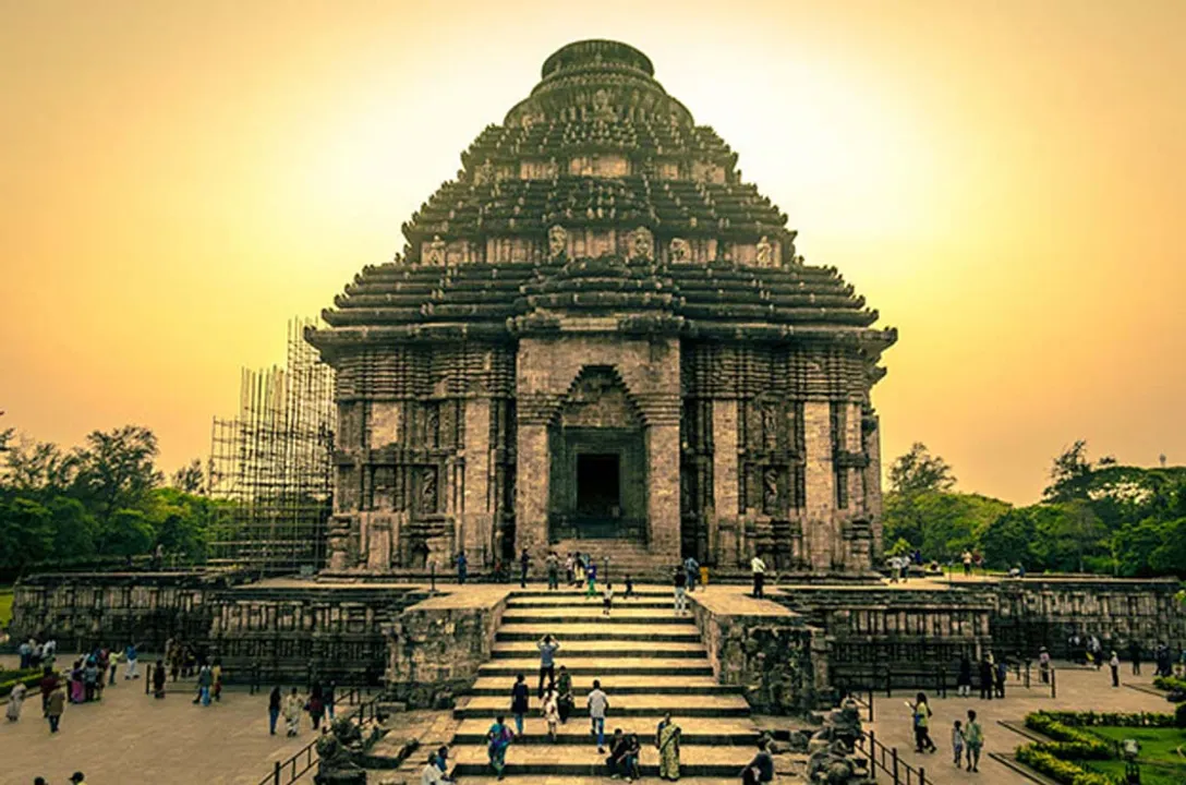  କୋଣାର୍କ ମନ୍ଦିରରେ କାରୁକାର୍ଯ୍ୟପୂର୍ଣ୍ଣ ପଥର ହଟାଇ ସାଧା ପଥର ଲଗାଇବା ଘଟଣା । କେନ୍ଦ୍ର ସଂସ୍କୃତି ମନ୍ତ୍ରୀଙ୍କୁ ଚିଠି ଲେଖିଲେ ମୁଖ୍ୟମନ୍ତ୍ରୀ