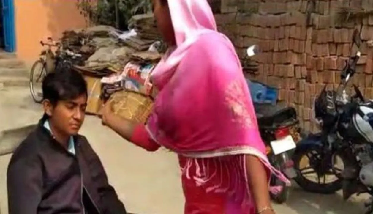  ପଞ୍ଚାୟତ ଅଦାଲତରେ ତିନ୍ ତଲାକ ଦେଲେ ସ୍ୱାମୀ, ରାଗରେ ସମସ୍ତଙ୍କ ସାମ୍ନାରେ ଶକ୍ତ ଚାପୁଡା ମାରିଲେ ସ୍ତ୍ରୀ । 