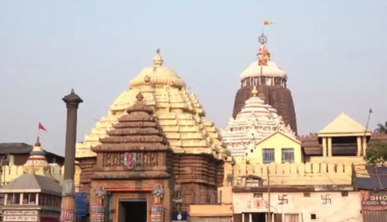  ପୁଣି ପୁରୀରେ ଦୁଇ ସେବାୟତ ଗୋଷ୍ଠୀ ମୁହାଁମୁହିଁ ! ୪୦ ମିନିଟ ଅଟକିଲା ଠାକୁରଙ୍କ ନୀତି, କଲବଲ ହେଲେ ଭକ୍ତ