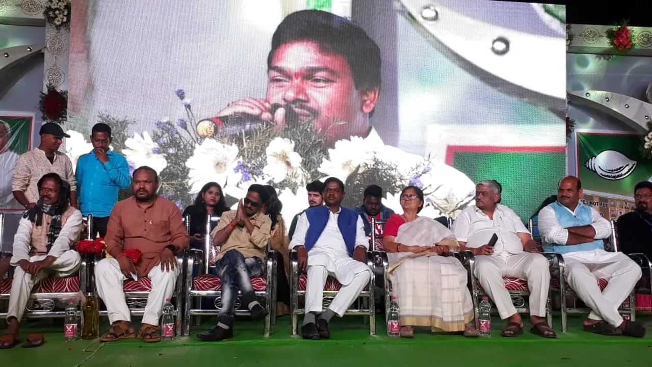  ତେଲୁଗୁ ଭୋଟରଙ୍କ ଉପରେ ବିଜେଡିର ନଜର, ମନ ଜିଣିବାକୁ ଦଳ ଆଣିଲା ଆନ୍ଧ୍ର କଳାକାର ।
