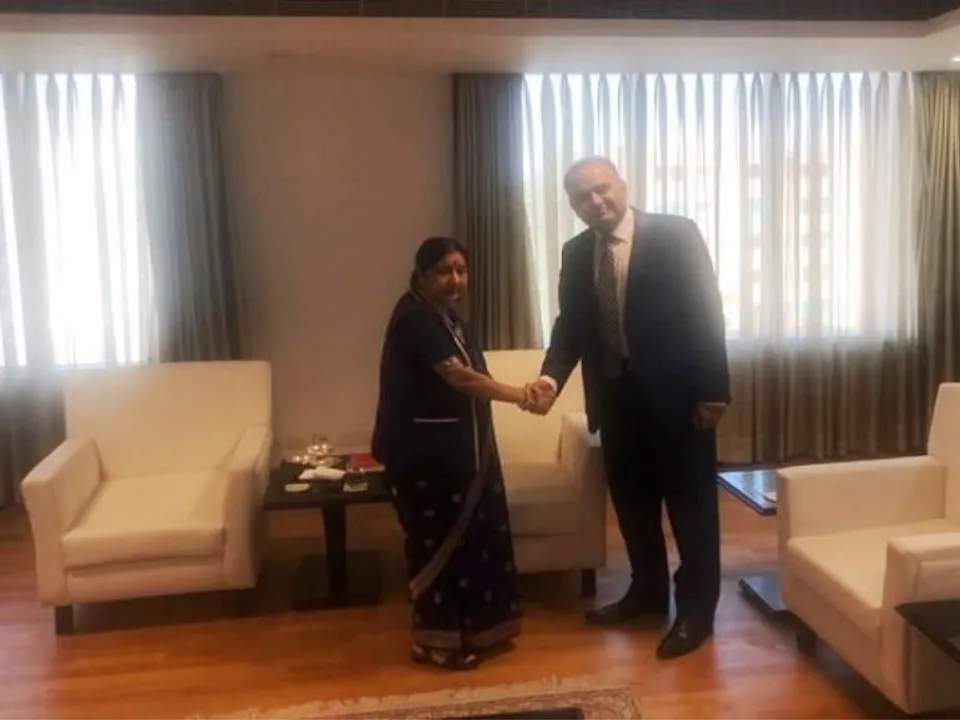  ପୁଲୱାମା ଆକ୍ରମଣ ପରେ ଭାରତ ଆସିଲେ ପାକିସ୍ତାନ ପିଟିଆଇ ସାଂସଦ ! ପ୍ରଧାନମନ୍ତ୍ରୀଙ୍କୁ ଭେଟିବା ସହ କୁମ୍ଭମେଳା ମଧ୍ୟ ପରିଦର୍ଶନ କଲେ ।