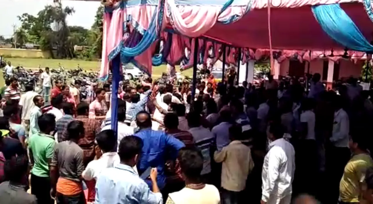  ଭୋଟ୍ ବେଳେ ଉତ୍ତେଜନା। ଭୋଗରାଇ, ଧାମନଗର ଓ ବାସୁଦେବପୁରରେ ପୁଲିଂ ବୁଥରେ ଦୁଇ ଗୋଷ୍ଠୀ ହାତାହାତି; ପରିସ୍ଥିତି ନିୟନ୍ତ୍ରଣାଧୀନ