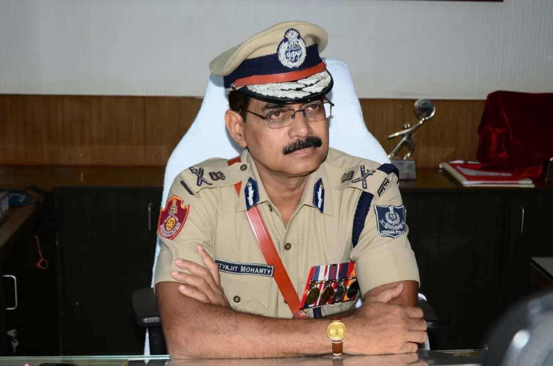  ଦୁର୍ଘଟଣା ଏଡ଼ାଇବାକୁ ପୋଲିସ କମିଶନରଙ୍କ କସରତ । ଟ୍ୱିନ୍-ସିଟିର ଜାତୀୟ ରାଜପଥରେ ବ୍ଲାକସ୍ପଟ୍ ଚିହ୍ନଟ କରିବାକୁ ନିର୍ଦ୍ଦେଶ ।