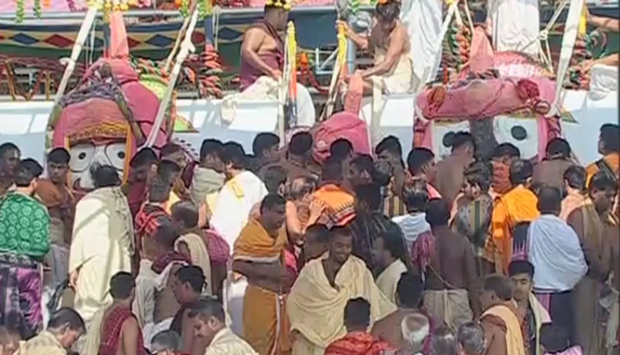  ସ୍ନାନବେଦୀରେ ପ୍ରଭୁ ଜଗନ୍ନାଥ !