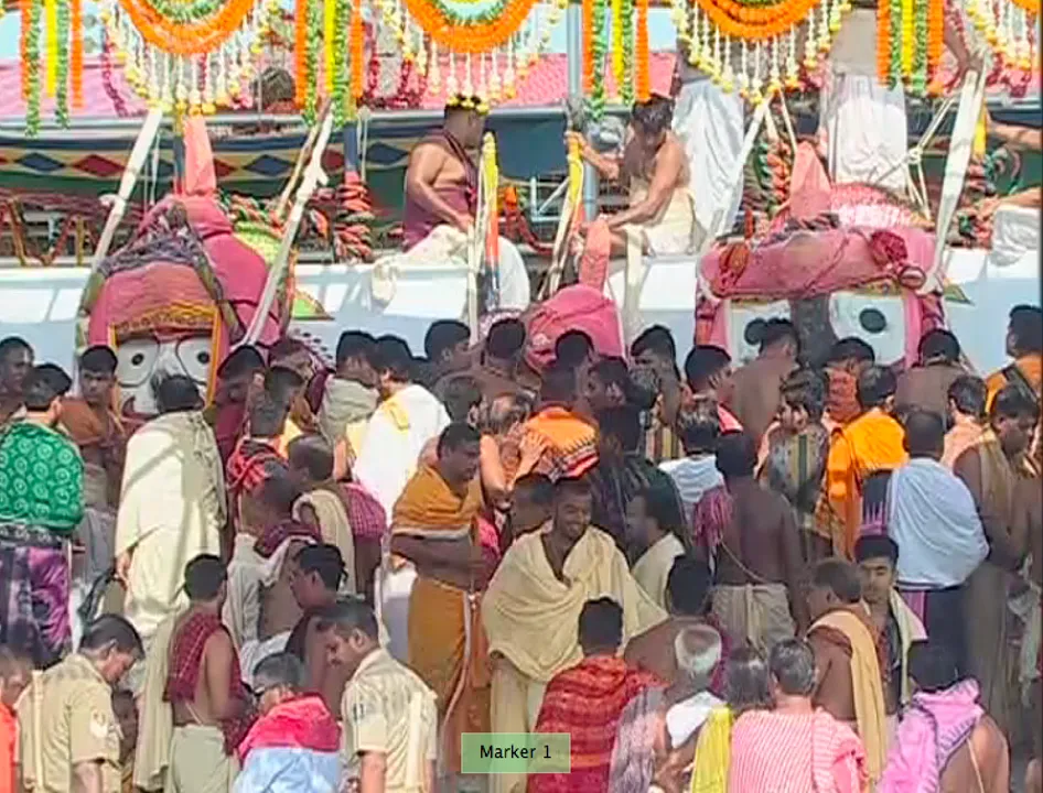  ସ୍ନାନ ମଣ୍ଡପରେ ଚତୁର୍ଦ୍ଧାମୂର୍ତ୍ତୀ ! ଚଳିତଥର ଶ୍ରୀଜିଉଙ୍କୁ ସ୍ପର୍ଶ କରିପାରିବେ ନାହିଁ ଭକ୍ତ