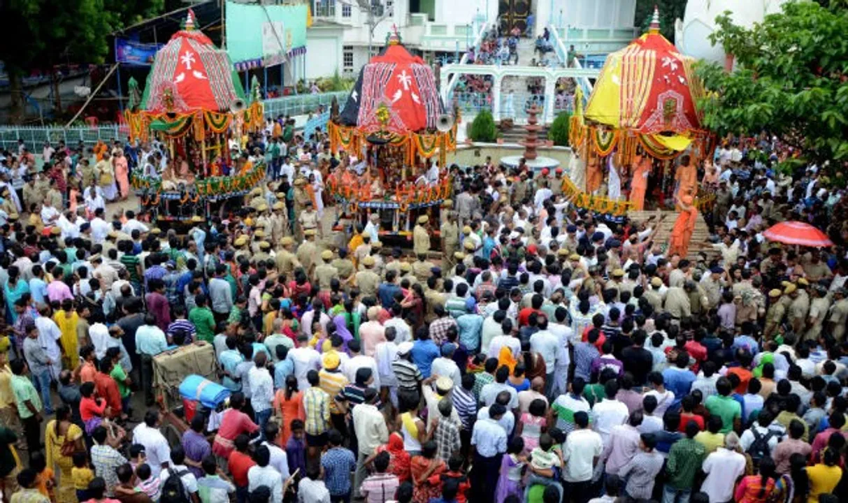  ରାଜଧାନୀରେ ଘୋଷଯାତ୍ରା ପାଇଁ ପ୍ରସ୍ତୁତି ! ଦୁଇ ଦିନ ପରେ ଆରମ୍ଭ ହେବ ଘୋଷଯାତ୍ରା , ୧୫ ପ୍ଲାଟୁନ୍ ପୋଲିସ୍ ଦେବେ କଡା ସୁରକ୍ଷା ।