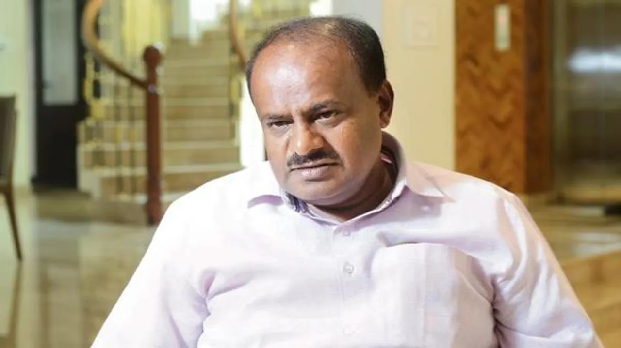  ୧୩ ବିଧାୟକ ଇସ୍ତଫା ଦେବା ପରେ, ସଙ୍କଟରେ କୁମାରସ୍ୱାମୀଙ୍କ ୧୩ ମାସର ସରକାର । ମେଣ୍ଟ ସରକାର ବଞ୍ଚାଇବାକୁ ଇସ୍ତଫା ଦେଲେ ସମସ୍ତ ମନ୍ତ୍ରୀ ।