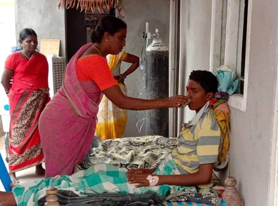  ଚମତ୍କାର ! ମାଆର କାନ୍ଦ ଶୁଣି ମରିଯାଇଥିବା ପୁଅର ଆଖିରୁ ଝରି ଆସିଲା ଲୁହ...