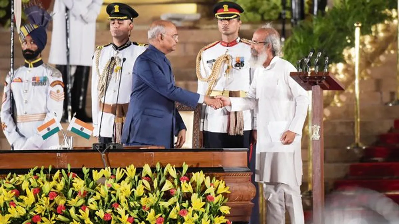  ରାଷ୍ଟ୍ରପତିଙ୍କ ସହ ୮ ଦିନିଆ ବିଦେଶ ଗସ୍ତରେ ଯିବେ କେନ୍ଦ୍ରମନ୍ତ୍ରୀ ପ୍ରତାପ ଷଡଙ୍ଗୀ । ଆଫ୍ରିକାର ବିଭିନ୍ନ ଦେଶ କରିବେ ଗସ୍ତ ।