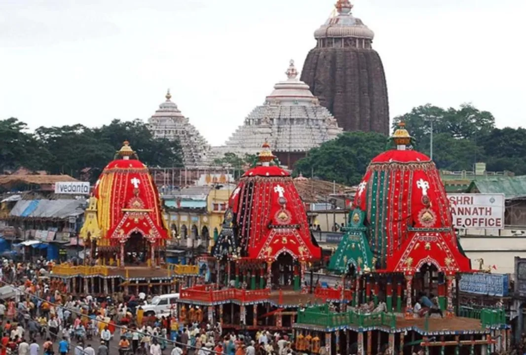 ରାତି ପାହିଲେ ଘୋଷଯାତ୍ରା ! ରଥ ପ୍ରସ୍ତୁତ, ପଥ ବି ପ୍ରସ୍ତୁତ : ତିନି ରଥରେ ଲାଗିଲେଣି ପାର୍ଶ୍ବ ଦେବାଦେବୀ