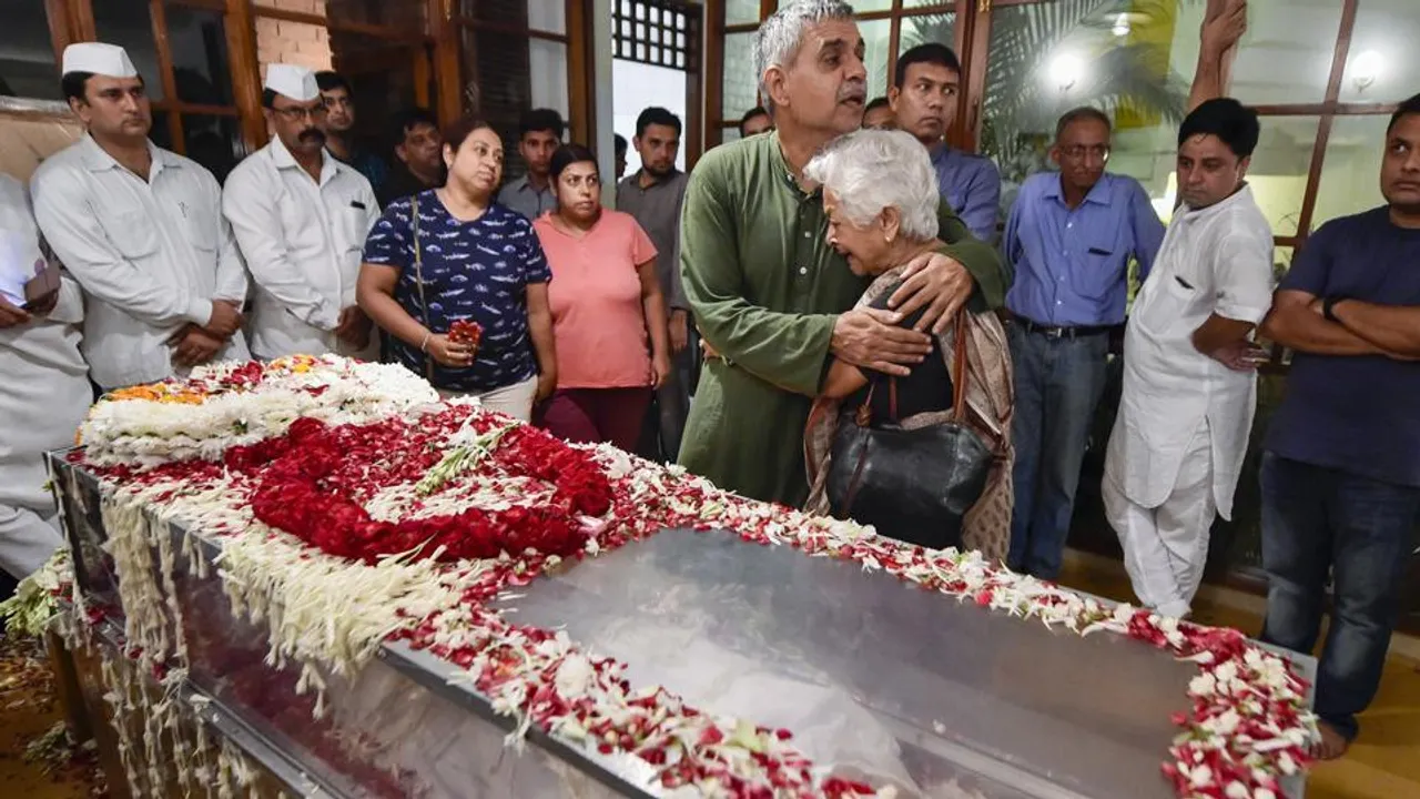  ରାଜକୀୟ ସମ୍ମାନର ସହ ଦିନ ୨.୩୦ ରେ ଅନ୍ତିମ ବିଦାୟ ନେବେ ଦିଲ୍ଲୀର ପୂର୍ବ ମୁଖ୍ୟମନ୍ତ୍ରୀ ଶୀଲା ଦୀକ୍ଷିତ୍ ! ୮୧ ବର୍ଷ ବୟସରେ ହୃଦଘାତରେ ହୋଇଥିôଲା ନିଧନ