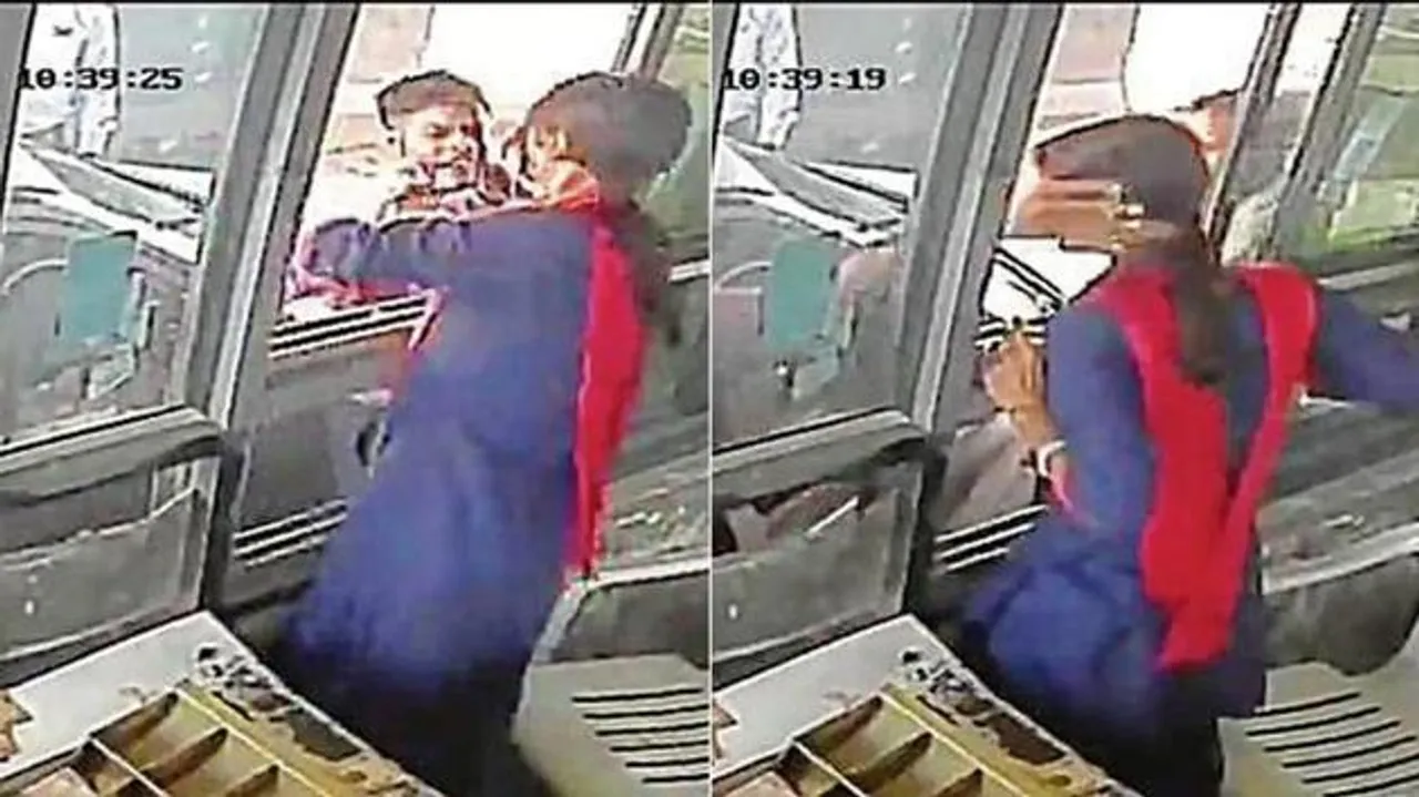  ଟୋଲ୍ ପ୍ଲାଜାରେ କର ମାଗିବାରୁ ମହିଳା କର୍ମଚାରୀଙ୍କୁ ଚାପୁଡା ମାରିଲେ ଯୁବକ ! କ୍ରୋଧରେ ଯୁବକଙ୍କ ଚୁଟିକୁ ଧରିଲେ ମହିଳା କର୍ମଚାରୀ , ଭାଇରାଲ୍ ହେଲା ଭିଡିଓ 