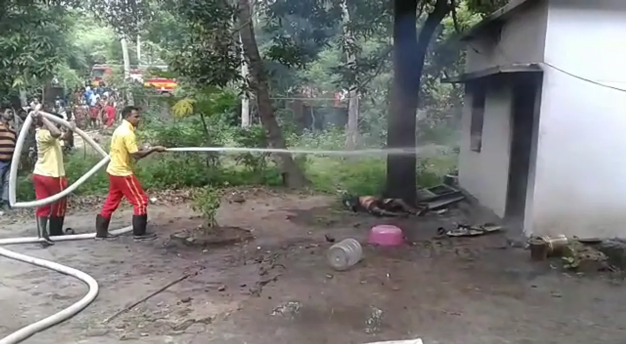  କେନ୍ଦ୍ରାପଡା ଜମ୍ବୁ ମେରାଇନ ଥାନା ଅଂଚଳରେ ଫାଟିଲା ଗ୍ୟାସ୍ ସିଲିଣ୍ଡର: ଜଳିଗଲେ ସାମୁଦ୍ରିକ ଥାନାର ୨ ବୋଟ ମ୍ୟାନ; ଜଣେ ମୃତ, ଅନ୍ୟ ଜଣେ ଗୁରୁତର
