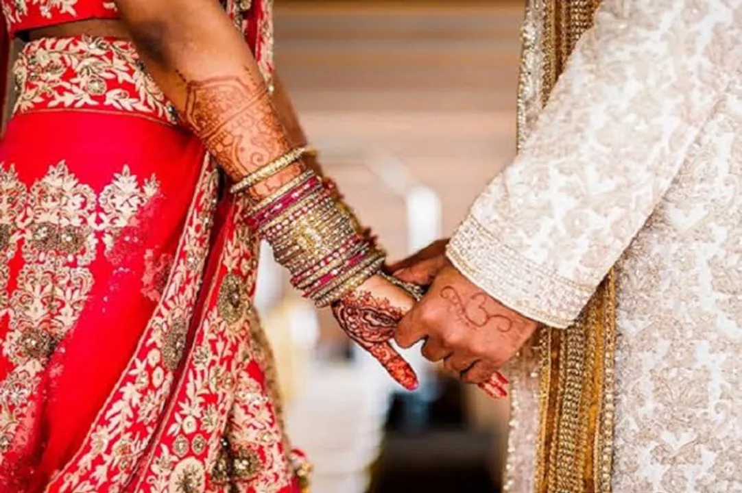  ଧୋକା ଦେଲା ସ୍ୱାମୀ ! ଇସ୍ରୋରେ ବୈଜ୍ଞାନିକ ଥିବା କଥା କହି ଯୁବତୀଙ୍କୁ କରିଥିଲା ବିବାହ , ସତ ସାମ୍ନାକୁ ଆସିବା ପରେ ଥାନାରେ ଏତଲା ଦେଲେ ମହିଳା । 