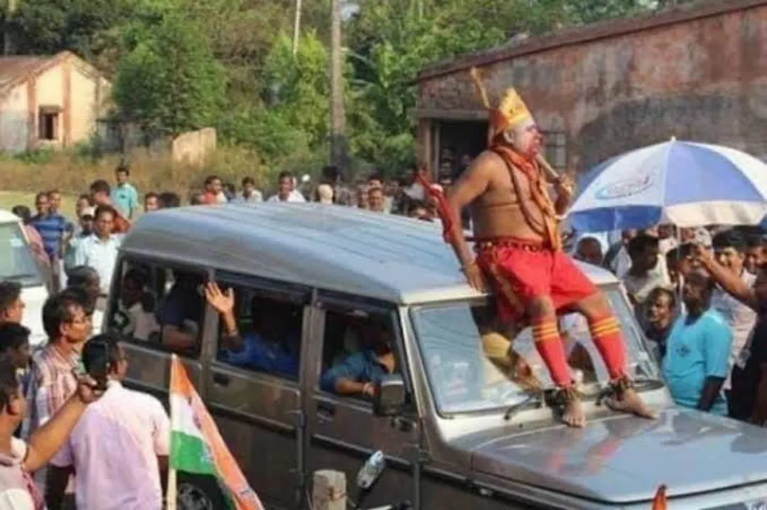  ବିଜେପିର ଷ୍ଟାର ପ୍ରଚାରକ ନିଭାସ ସରକାରଙ୍କ ଆତ୍ମହତ୍ୟା ! ୨୦୧୯ ନିର୍ବାଚନ ସମୟରେ “ଭଗବାନ ହନୁମାନ” ଙ୍କ ରୂପରେ କରିଥିଲେ ପ୍ରଚାର ।