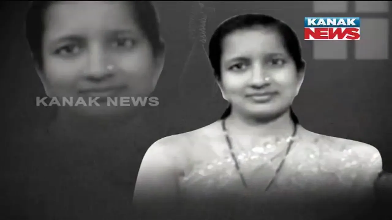  କେବେ ନ୍ୟାୟ ପାଇବେ ସ୍ମିତାରାଣୀଙ୍କ ପରିବାର ! ଚାପରେ ପରିବାର, ଓଡିଶା ଛାଡିବାକୁ ନିଷ୍ପତ୍ତି ନେଲେ ସ୍ମିତାଙ୍କ ବାପା ଓ ମା’