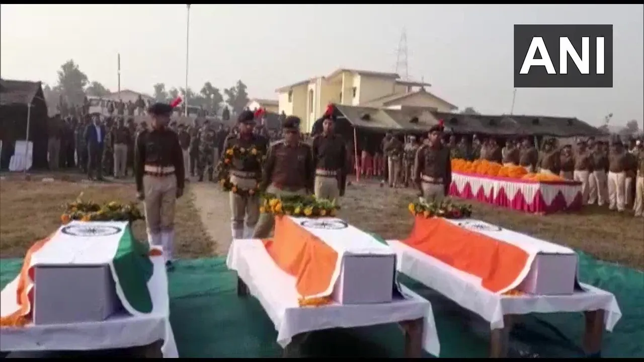  ଲାତହରରେ ନକ୍ସଲ ପୋଲିସ ଗୁଳି ବିନିମୟ । ସହିଦ ବୀର ସୈନ୍ୟଙ୍କୁ ଶ୍ରଦ୍ଧାଞ୍ଜଳି ଦେଲା ପୋଲିସ ବାହିନୀ ।