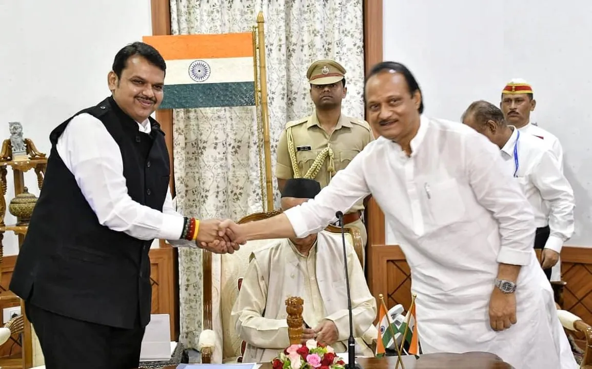  ସୁପ୍ରିମକୋର୍ଟରେ ହେବ ମହାରାଷ୍ଟ୍ର ଫଇସଲା । ଶପଥଗ୍ରହଣ ଉତ୍ସବକୁ ରଦ୍ଦ କରିବାକୁ ସୁପ୍ରିମକୋର୍ଟରେ ଏନସିପି-କଂଗ୍ରେସ-ଶିବସେନାର ଆବେଦନ, ରାତିରେ ସ୍ୱତନ୍ତ୍ର ଶୁଣାଣି କରି ଫ୍ଲୋର ଟେଷ୍ଟ କରିବାକୁ ଦାବି ।