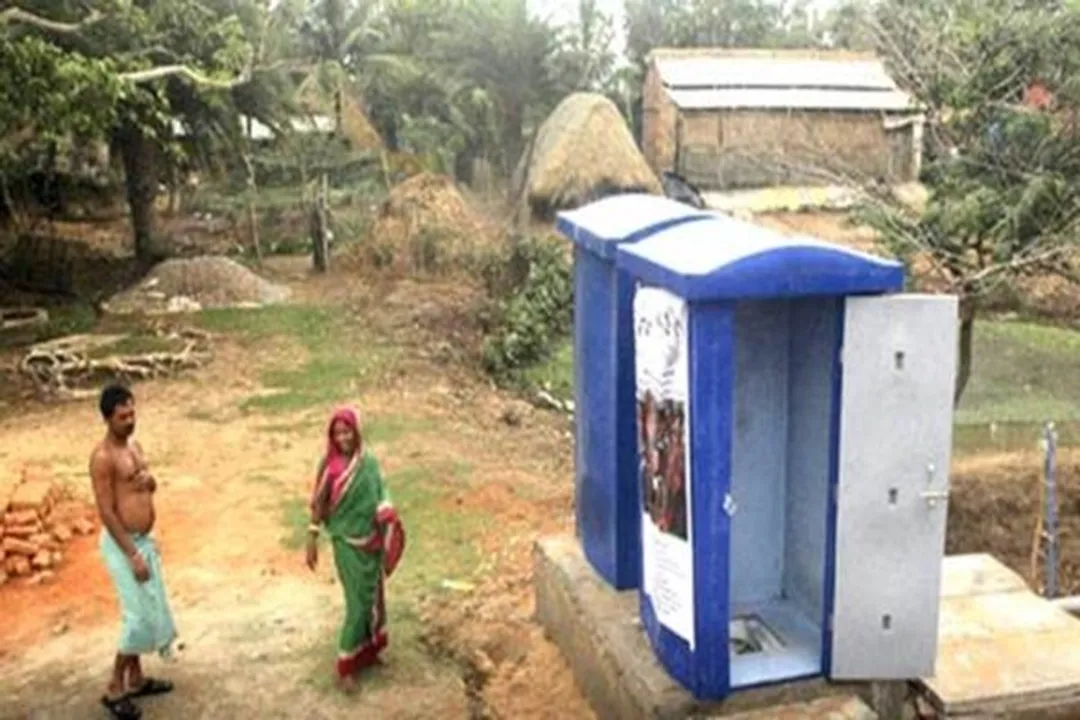  ବାହାରେ ମଳତ୍ୟାଗ କଲେ ମିଳିବନି ରାସନ ! ସ୍ୱଚ୍ଛତା ପାଇଁ ଗଂଜାମ ଗୌତମୀ ପଞ୍ଚାୟତରେ ଅଭିନବ ପ୍ରୟାସ, ବାହାରେ ମଳତ୍ୟାଗ କରିବାରୁ ୨୪ ପରିବାରକୁ ରାସନ ବନ୍ଦ କଲେ ସରପଂଚ