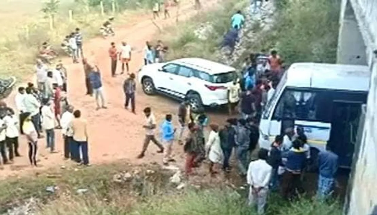  ସଇତାନକୁ ଦଣ୍ଡଦେବା ପରେ ପୋଲିସକୁ ଆଙ୍ଗୁଳି : ସୋସିଆଲ ମିଡ଼ିଆରେ ଏନକାଉଣ୍ଟରକୁ ନେଇ ପ୍ରଶ୍ନ ଉଠାଇଲେ ୟୁଜର