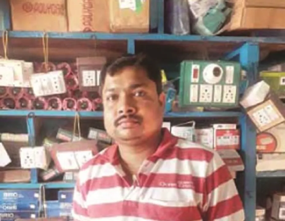  ଜନ୍ମରୁ ମୂକ ଓ ବଧିର କିନ୍ତୁ ଅକ୍ଷମତା ସାଜି ପାରିନି ପ୍ରତିବନ୍ଧକ...ଦୃଢ଼ ଇଚ୍ଛାଶକ୍ତି ସାଙ୍ଗକୁ ଅବିଚ୍ଛିନ୍ନ ସଂଘର୍ଷ ଅକ୍ଷୟଙ୍କୁ ଦେଇଛି ନୂଆ ପରିଚୟ