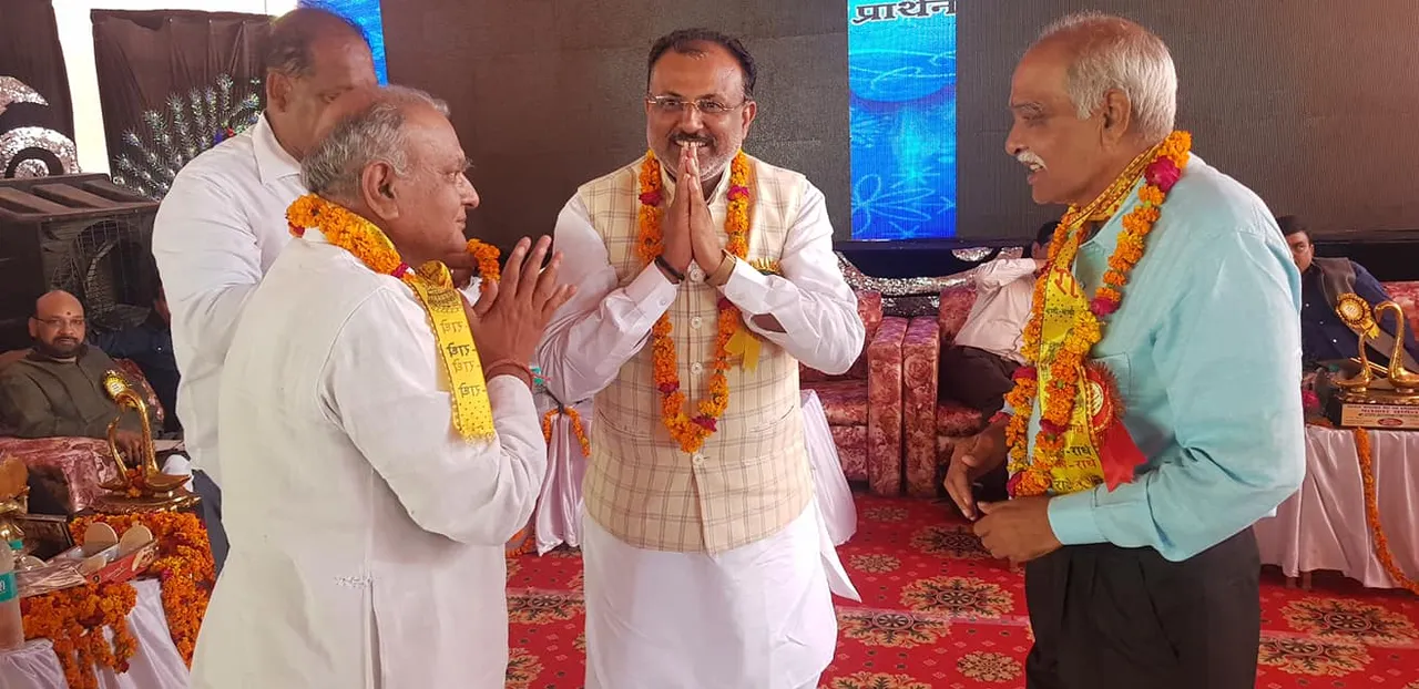  ବିଜେପି ମନ୍ତ୍ରୀଙ୍କ ବିବାଦୀୟ ବୟାନ । କହିଲେ, ମୋଦି ଓ ଯୋଗୀଙ୍କ ବିରୋଧରେ ନାରା ଦେଉଥିବା ବ୍ୟକ୍ତିଙ୍କୁ ଜିଅନ୍ତା ପୋତି ଦେବି ।
