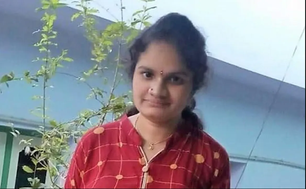  କମ୍ ବୟସରେ ପିଏଚଡି କରି ରେକର୍ଡ କଲେ ଦୃଷ୍ଟିବିହୀନ ମହିଳା , ଛୁଟିଲା ପ୍ରଶଂସାର ସୁଅ ।