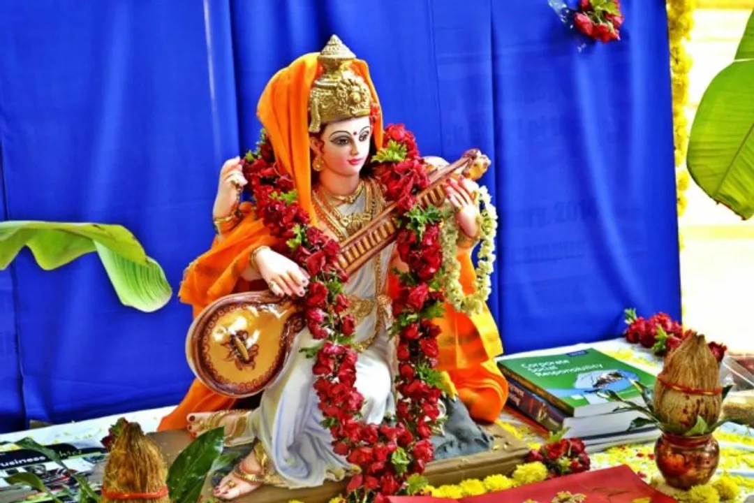  ଆଜି ପବିତ୍ର ବସନ୍ତ ପଂଚମୀ । ଧରାପୃଷ୍ଠକୁ ଓହ୍ଲାଇବେ ମା ବାଗଦେବୀ, ସ୍କୁଲ କଲେଜ ଶିକ୍ଷାନୁଷ୍ଠାନରେ ପୂଜାର୍ଚ୍ଚନା