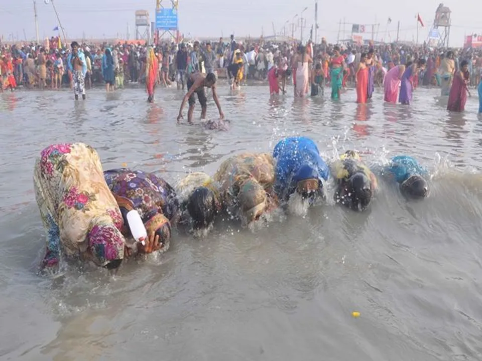  ପବିତ୍ର ମାଘ ସପ୍ତମୀ : ଚନ୍ଦ୍ରଭାଗାରେ ବୁଡ ପକାଉଛନ୍ତି ହଜାର ହଜାର ଶ୍ରଦ୍ଧାଳୁ