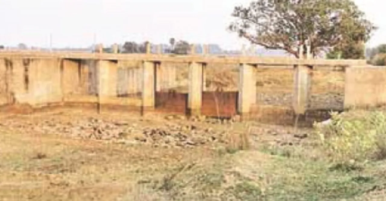 କାହା ପାଇଁ କ୍ଷୁଦ୍ର ଜଳସେଚନ ଯୋଜନା ହେଲା ବିଫଳ? କାମରେ ଲାଗୁନାହିଁ ଚେକ ଡ୍ୟାମ, ଲକ୍ଷଲକ୍ଷ ଟଙ୍କା ପାଣିରେ ପଡିଲା
