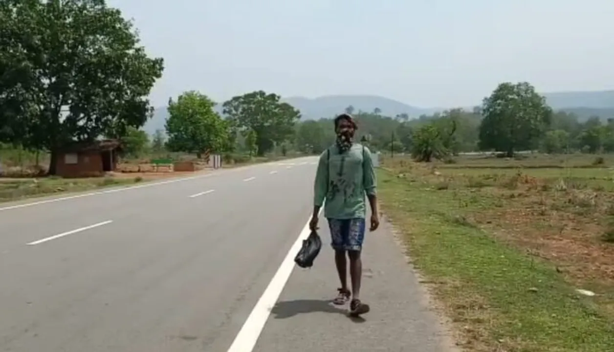  ପ୍ରବାସୀ ଓଡ଼ିଆଙ୍କ ଦୁଃଖ ସରିନି । ଆଜି ବି ଧୁ ଧୁ ଖରାରେ ଚାଲୁଛି ଶ୍ରମିକ । ହାଇଦ୍ରାବାଦରୁ କନ୍ଧମାଳ ୨୦ ଦିନର ଯାତ୍ରା