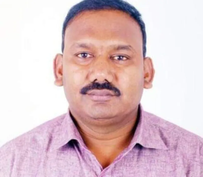  କରୋନାରେ ଭୁବନେଶ୍ୱର ମଧ୍ୟ ବିଧାୟକଙ୍କ ପିଏସଓ ମୃତ । କରୋନା ଜନିତ ପ୍ରଥମ ପୋଲିସ ଭାବେ ରାଜଧାନୀରେ ଯାଇଛି ଜୀବନ । ୧୭ ତାରିଖରେ କରାଯାଇଥିଲା କୋଭିଡ୍ ଟେଷ୍ଟ