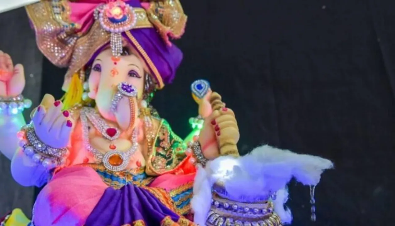  ଏଥର ଡିଜିଟାଲ୍‌ ପ୍ଲାଟ୍‌ଫର୍ମ‌ରେ ଆସିବେ ଗଣପତି ବାପ୍ପା । ଫେସ୍‌ବୁକ୍‌ ଲାଇଭ୍‌ରେ ଦେବେ ଦର୍ଶନ