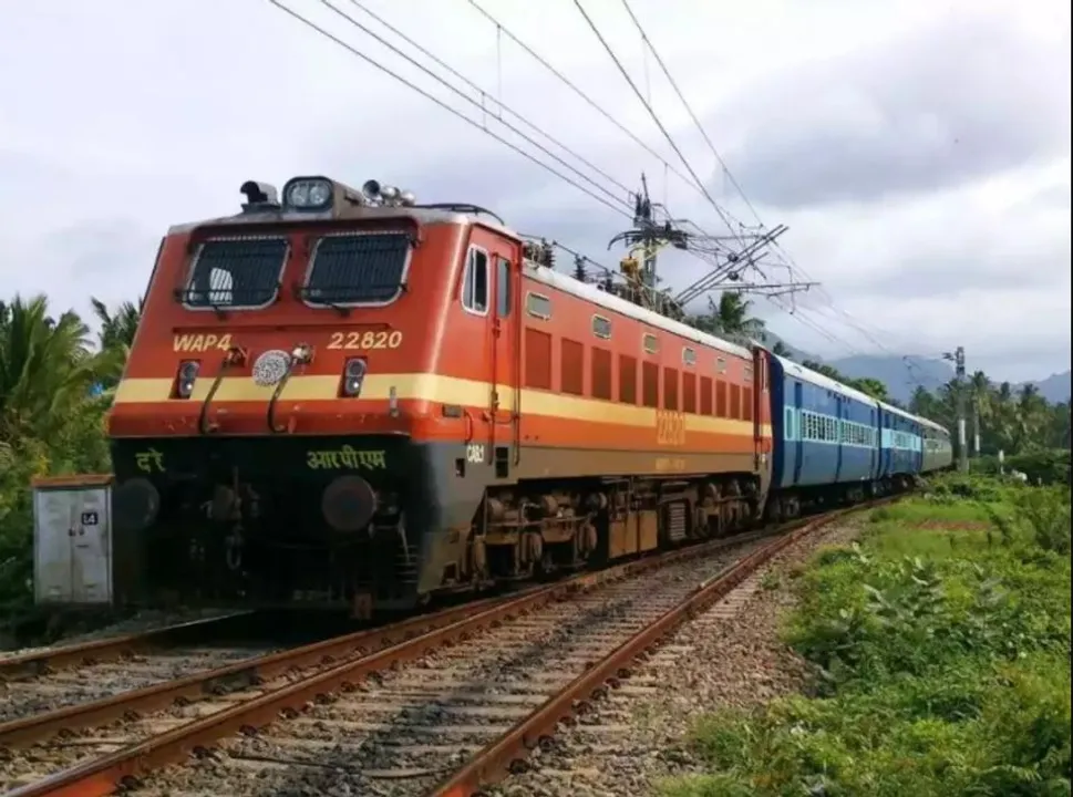  ୨୧ରୁ ଗଡ଼ିବ କ୍ଲୋନ୍ ଟ୍ରେନ୍: ଉପକୃତ ହେବେ ୱେଟିଂ ଲିଷ୍ଟ୍‌ ଯାତ୍ରୀ; ୧୯ରୁ ଆରମ୍ଭ ହେବ ବୁକିଙ୍ଗ୍