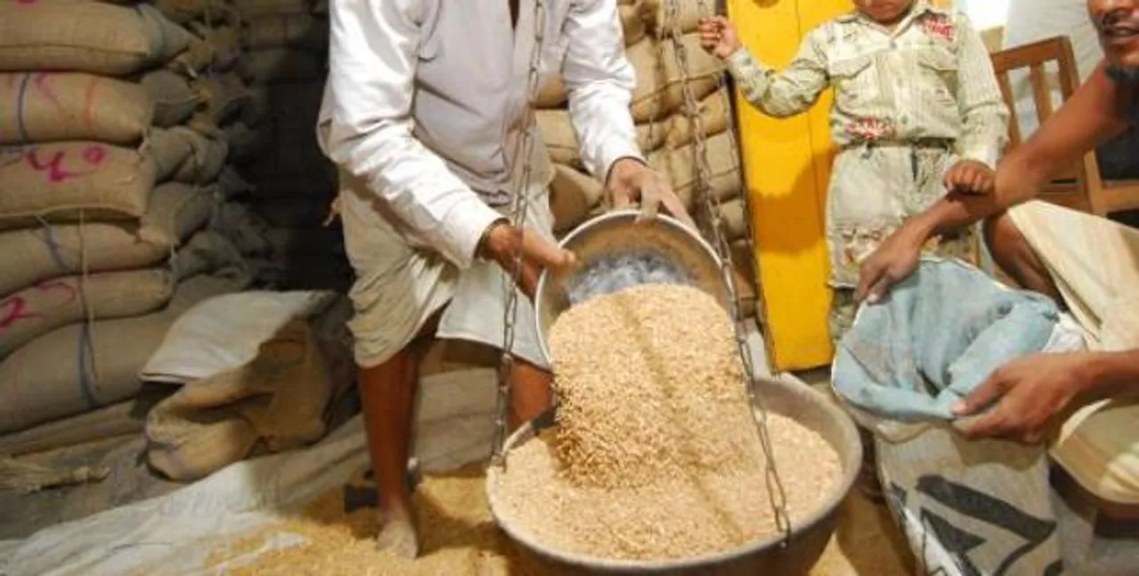  ଏମିତି ସରକାରୀ ଚାଉଳ ହେଉଛି ଲୁଟ୍ । ଅନ୍ତ୍ୟୋଦୟ ଚାଉଳ ଲୁଟିବାର ଫନ୍ଦି : ନାବାଳକ ପୁଅ ବାପା, ମା’ଙ୍କଠୁ ଭିନେ