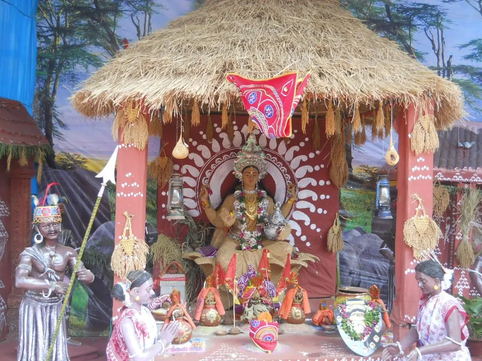  ଆଜି ବିରାଜିବେ ଗଜଲକ୍ଷ୍ମୀ, ମହାମାୟାଙ୍କୁ ମେଲାଣି ପରେ ଗଜଲକ୍ଷ୍ମୀ ରୂପରେ ଧରାବତରଣ କରିବେ ମା’ ! ଏଥର ଆଉ ସୁନା ଓ ରୁପା ଅଳଙ୍କାରରେ ସଜେଇ ହେବେନି ଐଶ୍ବର୍ଯ୍ୟ ଦେବୀ