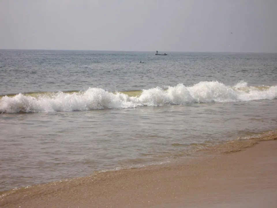  ପୁରୀ ବ୍ଲୁଫ୍ଲାଗ୍ ବିଚରେ ଅଘଟଣ । ସମୁଦ୍ରରେ ଗାଧେଇବା ବେଳେ ନିଖୋଜ ହୋଇଗଲେ ଯୁବକ । ଖୋଜାଖୋଜି ଜାରି ରଖିଛି ଅଗ୍ନିଶମ ବିଭାଗ