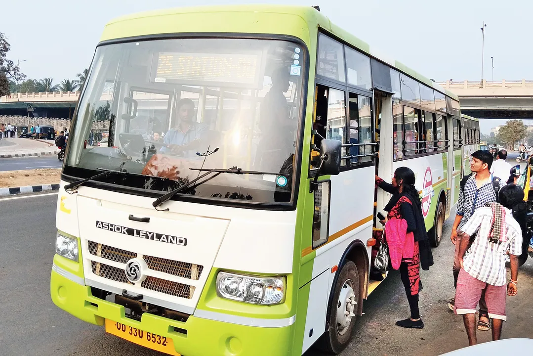  ନଭେମ୍ବର ୨ରୁ ୧୭ଟି ରୁଟ୍‌ରେ ଚାଲିବ ‘ମୋ ବସ୍‌’ : ପୂର୍ବ ସମୟ ଧାର୍ଯ୍ୟ ଅନୁଯାୟୀ ବସ୍‌ ଚାଲିବ