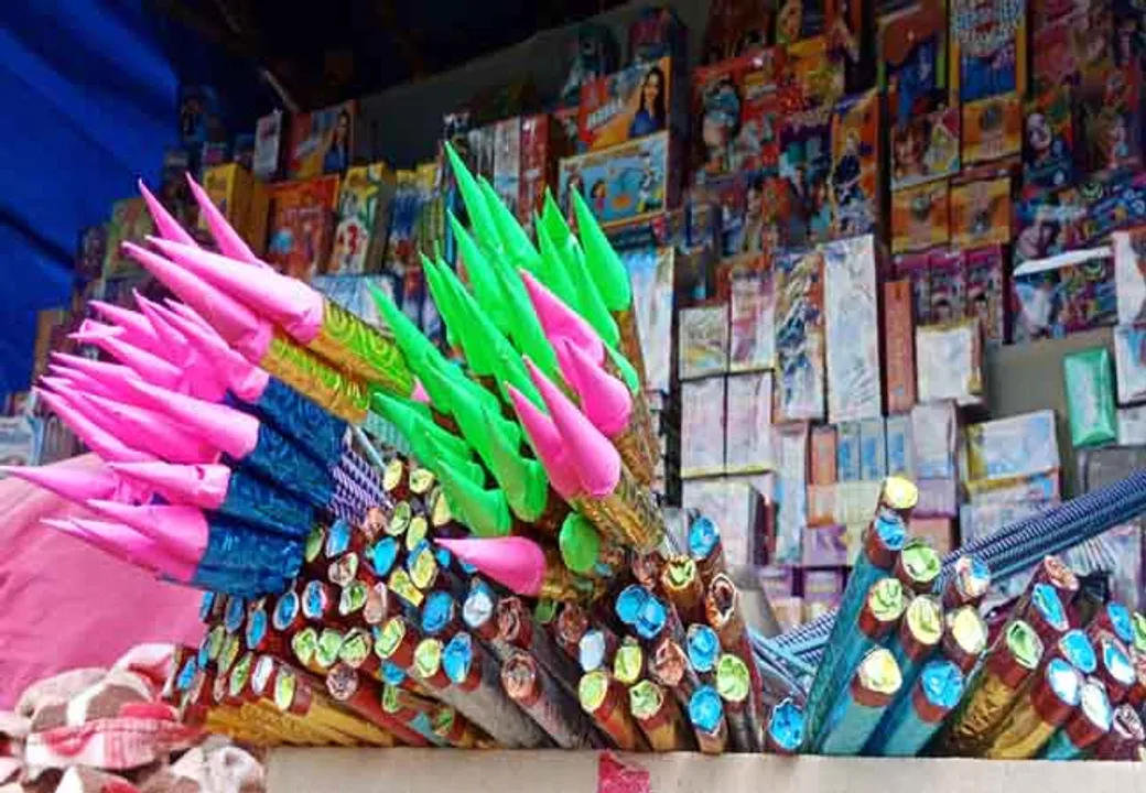  କଟକଣା ମାନୁନାହାନ୍ତି ବାଣ ବ୍ୟବସାୟୀ: ଲୁଚାଛପା ଚାଲିଛି ବାଣ କାରବାର; ନବରଙ୍ଗପୁରରେ ଲକ୍ଷାଧିକ ଟଙ୍କାର ବାଣ ଜବତ ସହ ୨ ଅଟକ