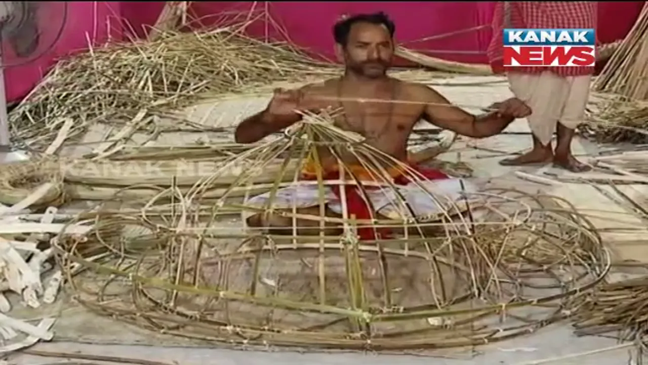  ନଭେମ୍ବର ୨୭ରେ ମହାପ୍ରଭୁଙ୍କ ପ୍ରସିଦ୍ଧ ନାଗାର୍ଜୁନ ବେଶ : ଦଶମୀ ତିଥିରେ ଆରମ୍ଭ ହୋଇଛି ନିର୍ମାଣ କାମ ; ବେଶ ନିର୍ମାଣ କାମ କରିଛନ୍ତି ବେଶ କାରିଗର 